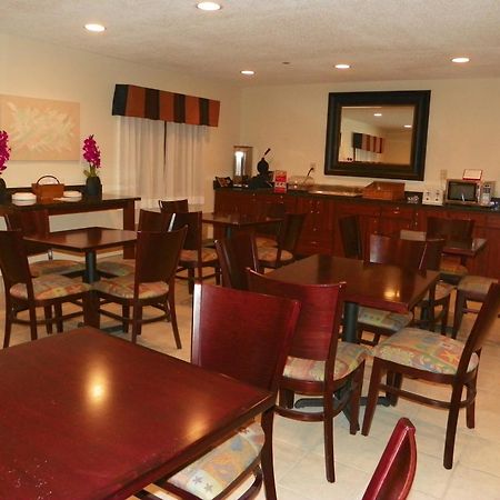 Royalton Inn & Suites Upper Sandusky Buitenkant foto