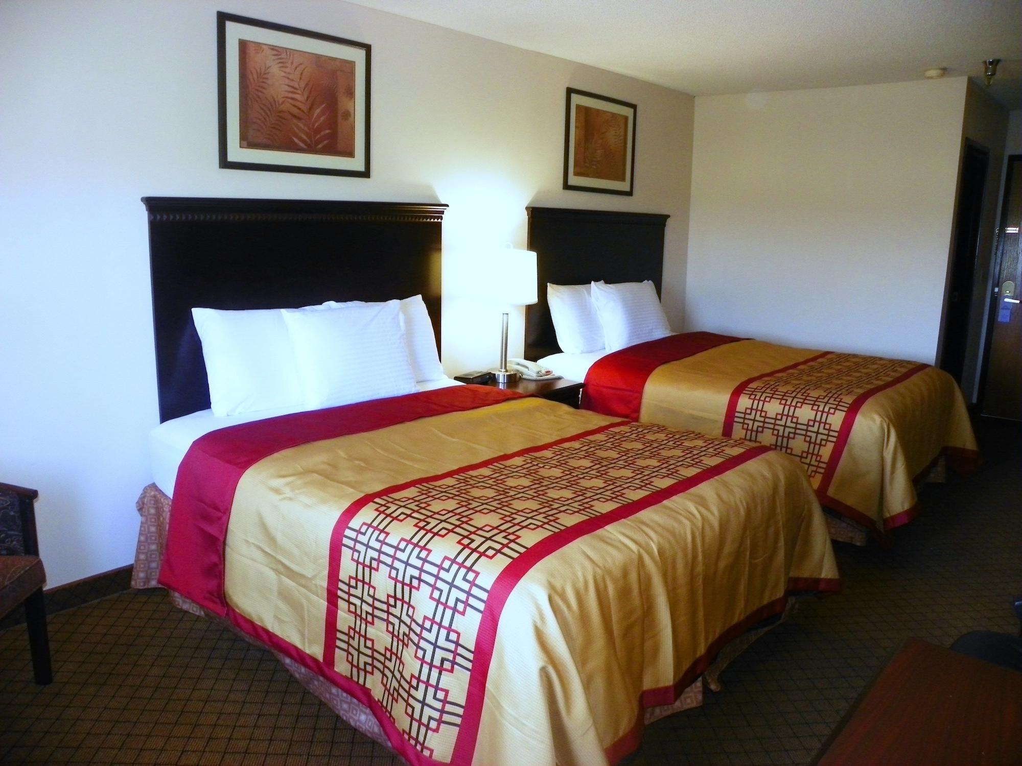 Royalton Inn & Suites Upper Sandusky Buitenkant foto