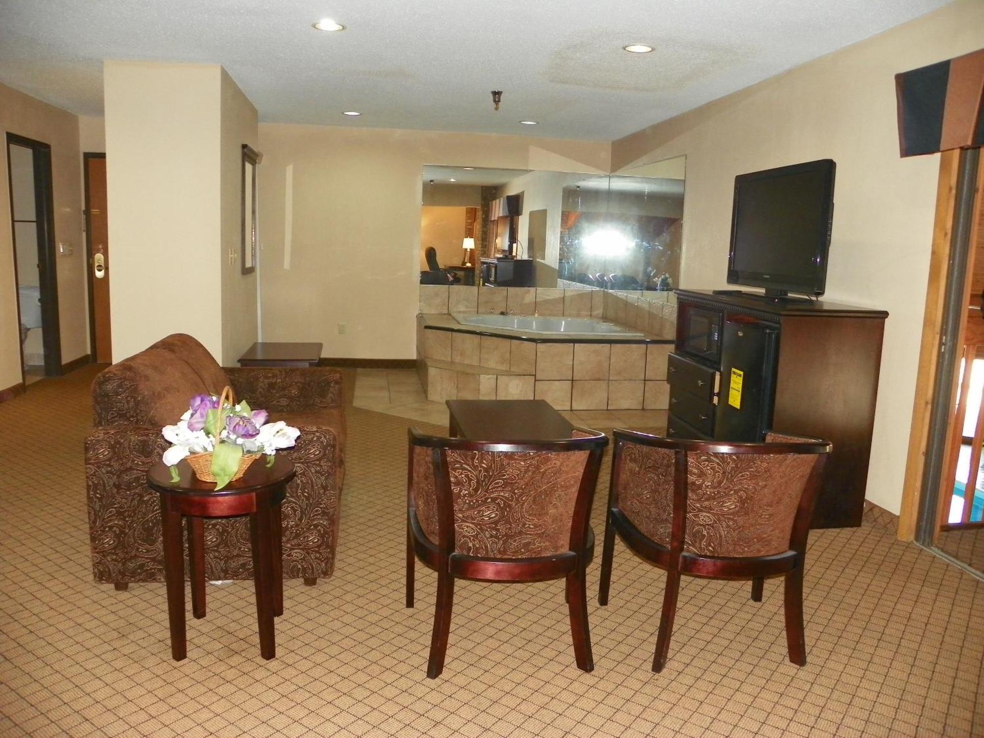 Royalton Inn & Suites Upper Sandusky Buitenkant foto